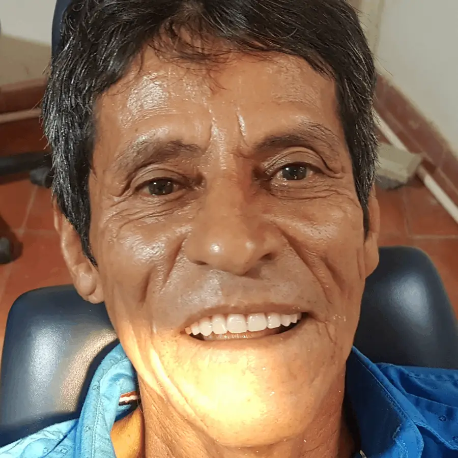 Traemos sonrisas con Bitcoin. Lee la historia de Adrián en Bitcoin Smiles y ayúdanos a recaudar más fondos para la atención dental gratuita