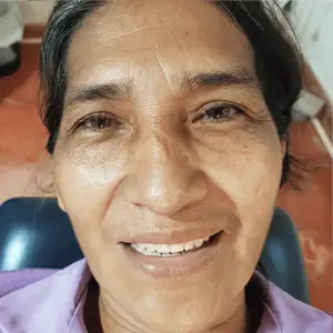 BitcoinSmiles recauda fondos y proporciona atención dental gratuita a Blanca que vive una zona rural de El Salvador