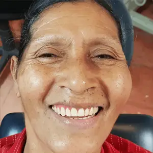 BitcoinSmiles recauda fondos y proporciona atención dental gratuita a Margarita que vive en zonas rurales de El Salvado